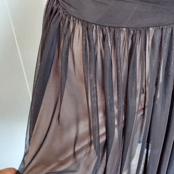 London Times Black Lace‎ and Tulle with nude underlay V Neck both sides - Picture 5 of 16